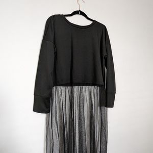 Sweatshirt with tulle